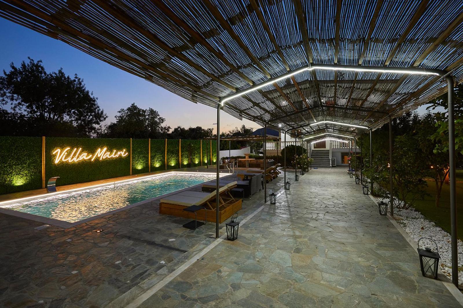 Villa Mairi - 2 Private Pools & Game Room Near Athens Саламис Экстерьер фото